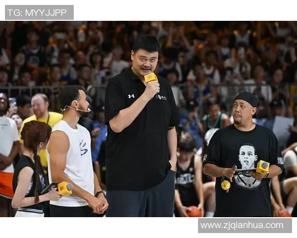 姚明与莫大叔的篮球传奇:跨越国界的友谊与奋斗故事 姚明与莫大叔的篮球传奇:跨越国界的友谊与奋斗故事