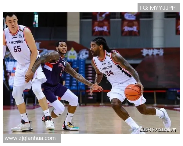 深圳篮球队战术解析：聚焦球队风格与比赛策略的深度探讨